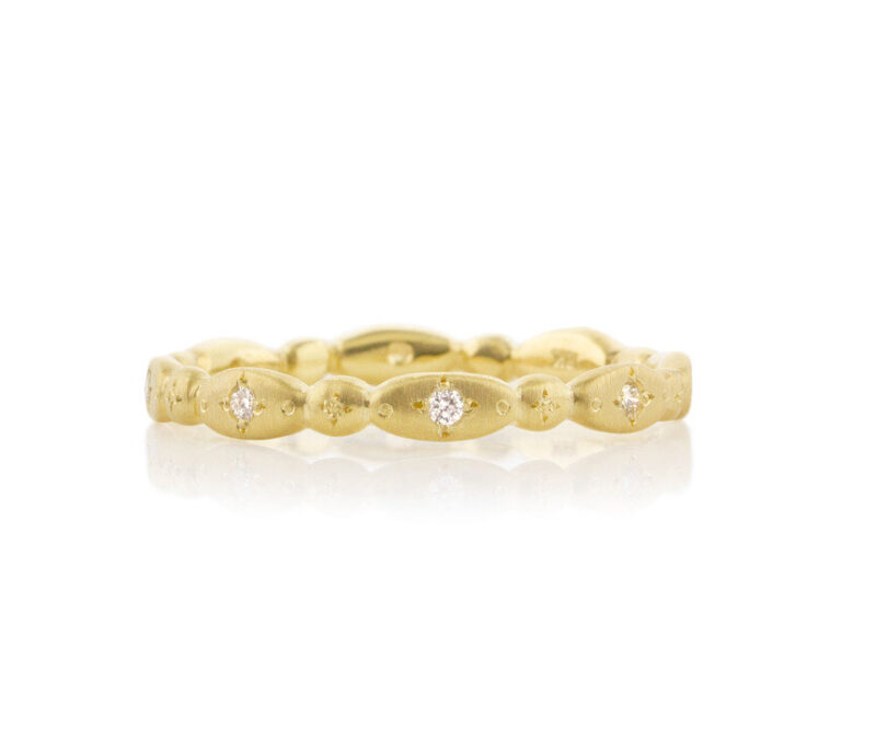 18k Yellow Gold Oval and Round Diamond Band