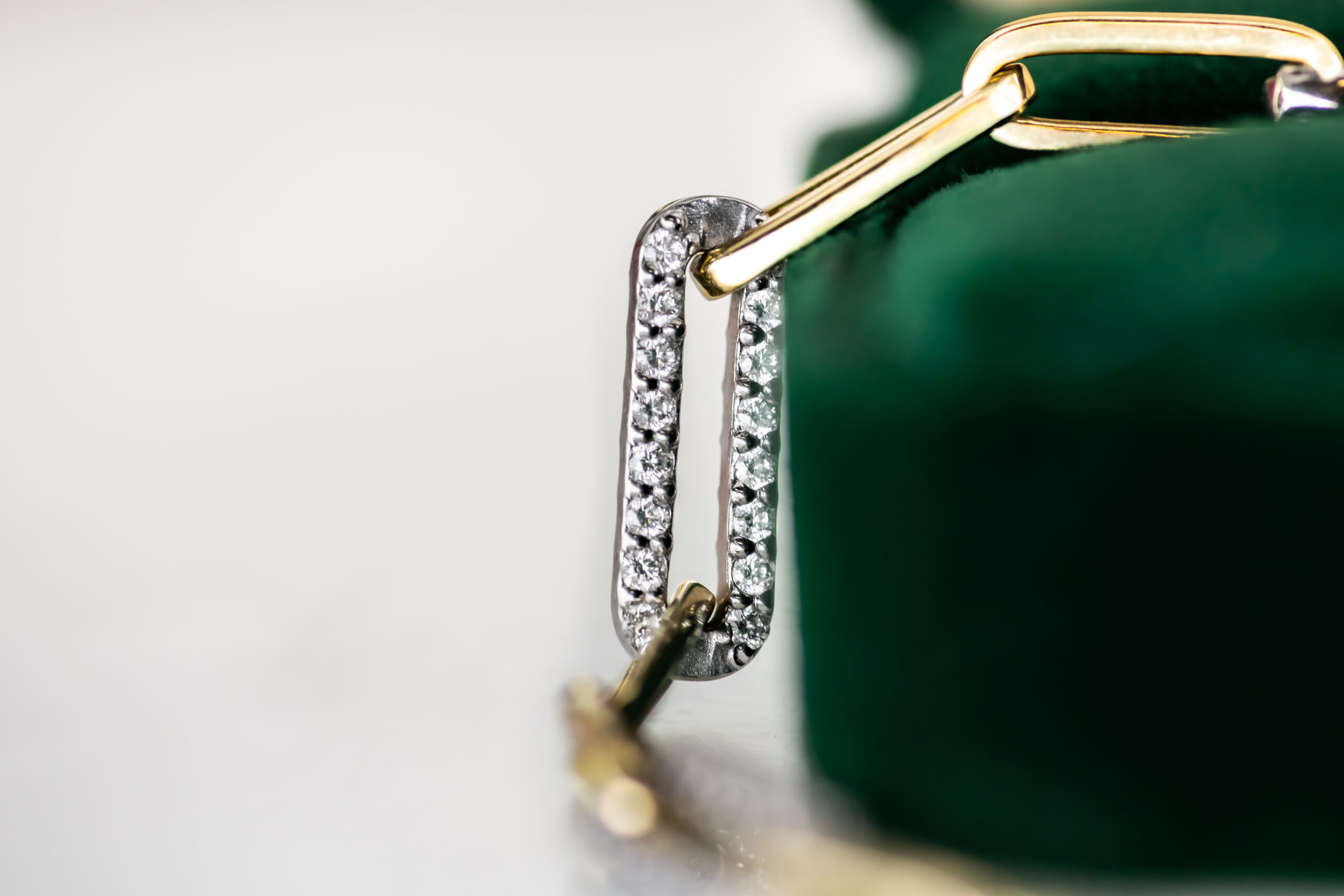 Alternating Diamond Link Bracelet - Image 4