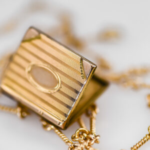 Ⓔ Vermeil Victorian Book Locket