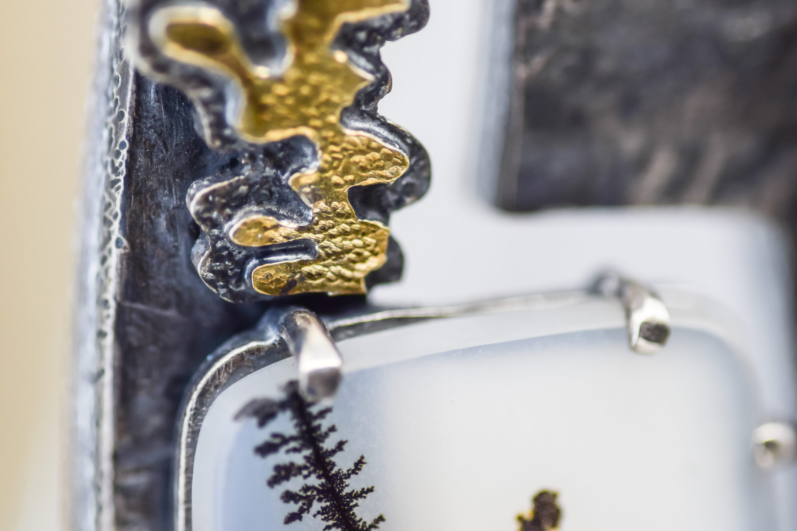 Dendritic Agate Mixed Metal Pendant - Image 3