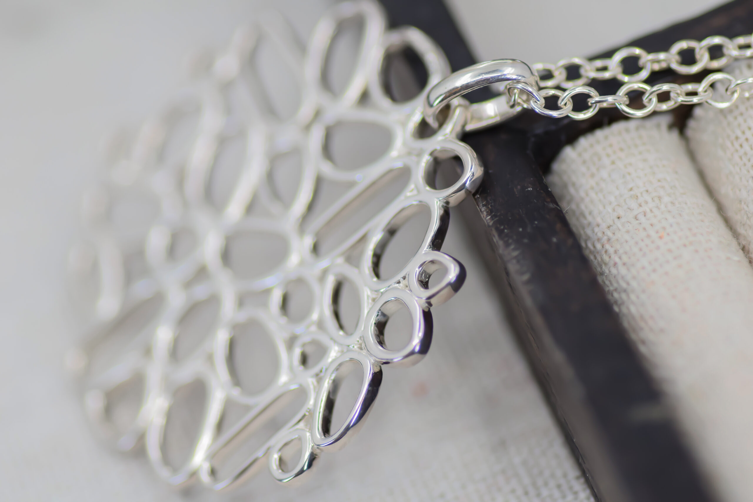 "Geos Disc" Pendant - Image 4