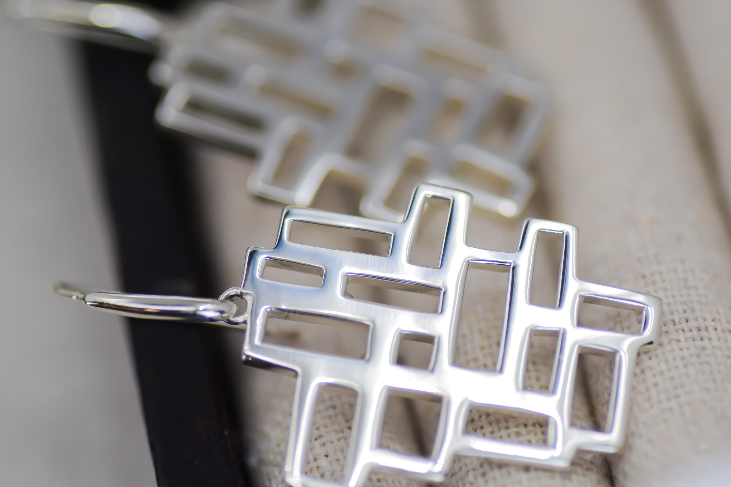 "Ventana" Earrings - Image 3